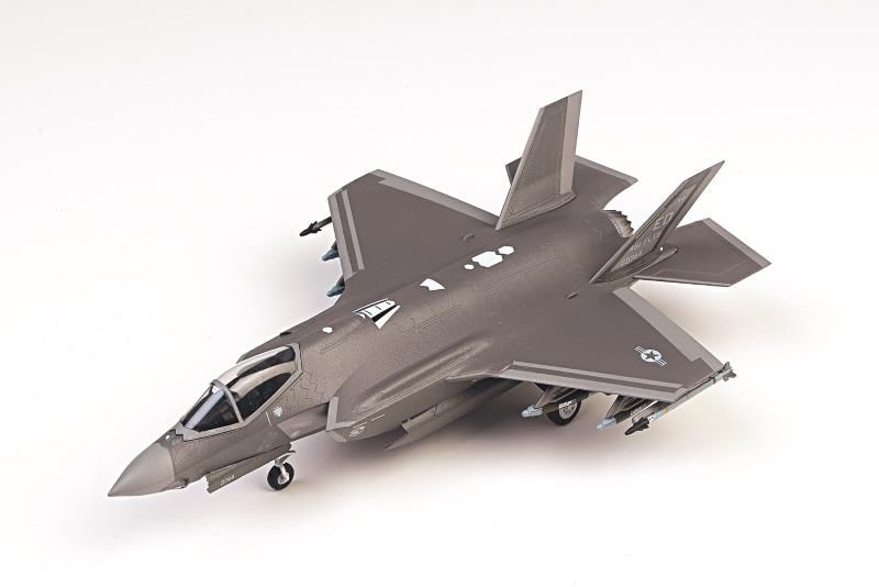 Academy 1/72 Scale USAF F-35A Lightning II Model Kit