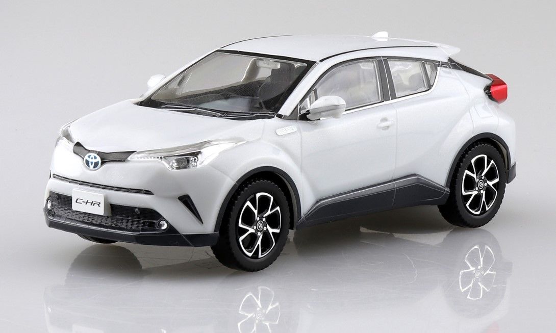 Aoshima 1/32 Scale Toyota C-HR (White Pearl Crystal Shine) Snap