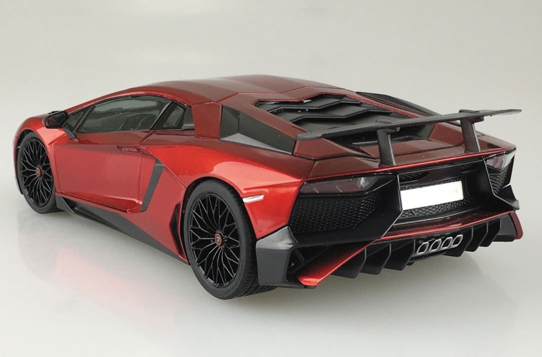 Aoshima 1/24 Scale \'15 Lamborghini Aventador SV Model Kit