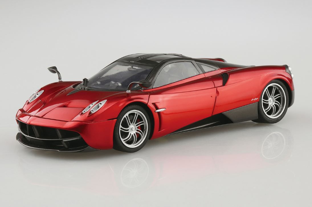 Aoshima 1/24 Scale Pagani Huayra \'12 Model Kit