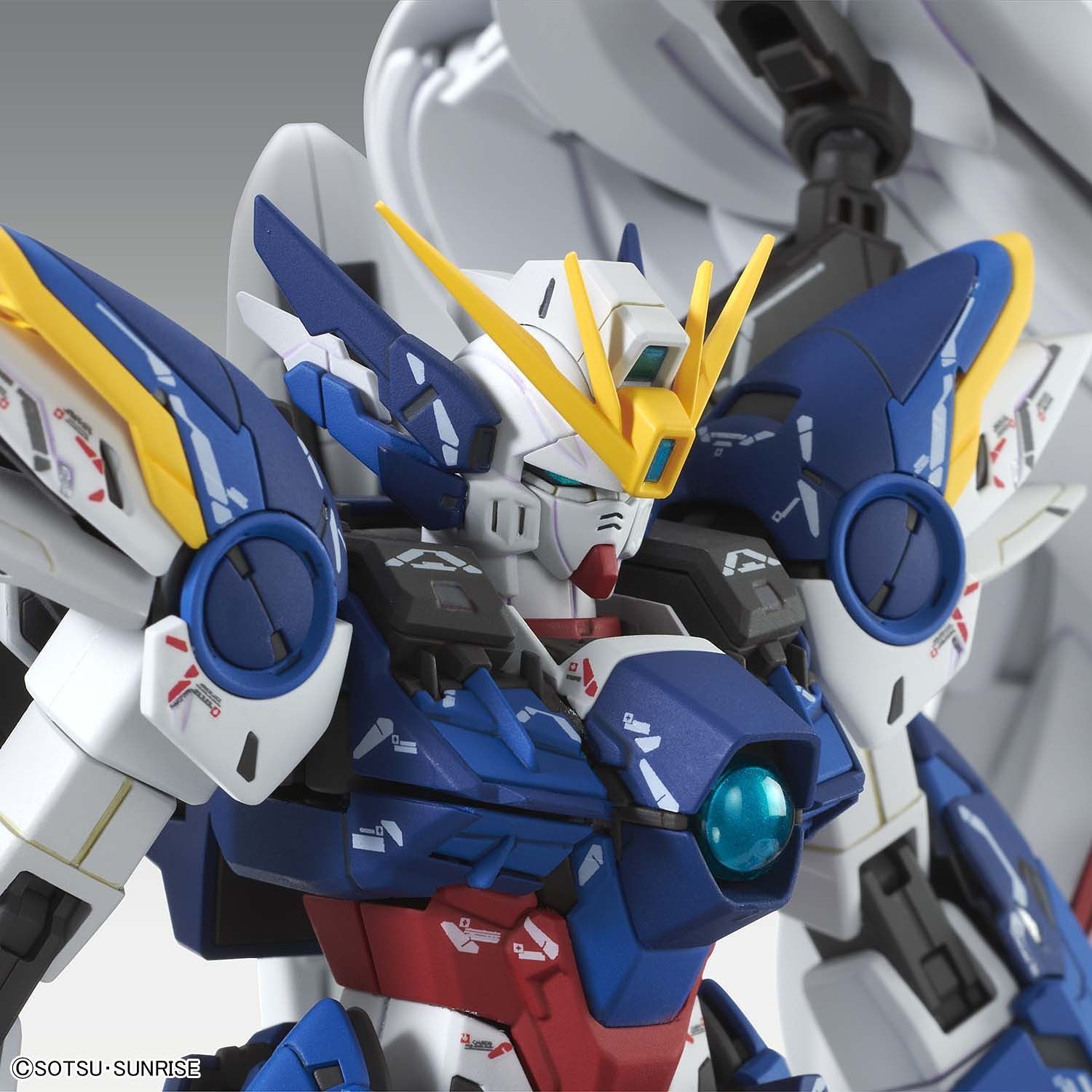 Bandai 1/100 Scale MG Wing Gundam Zero EW Ver.Ka Model Kit