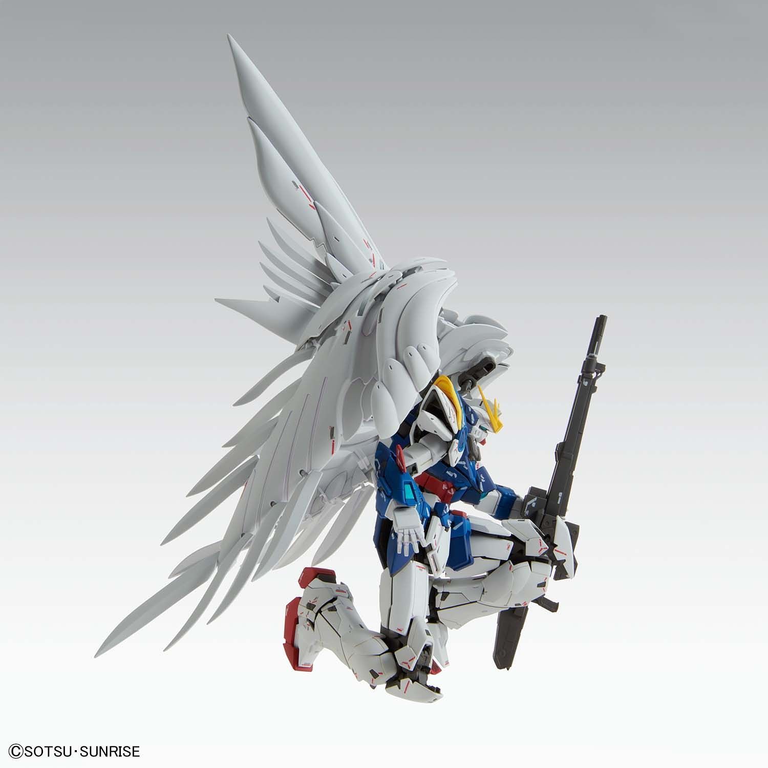 Bandai 1/100 Scale MG Wing Gundam Zero EW Ver.Ka Model Kit