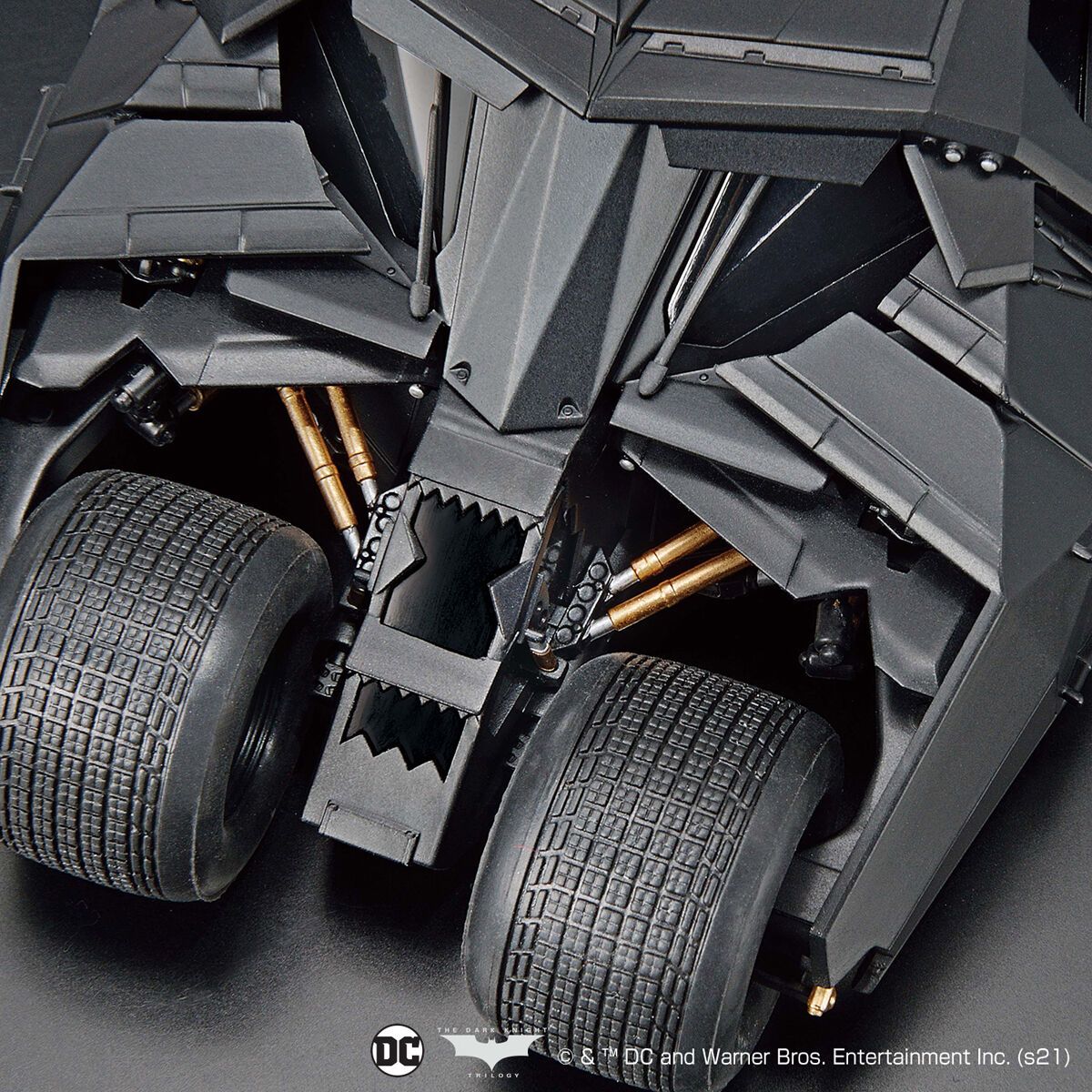 Bandai 1/35 Scale Batmobile (Tumbler Batman Begins Ver.) Model