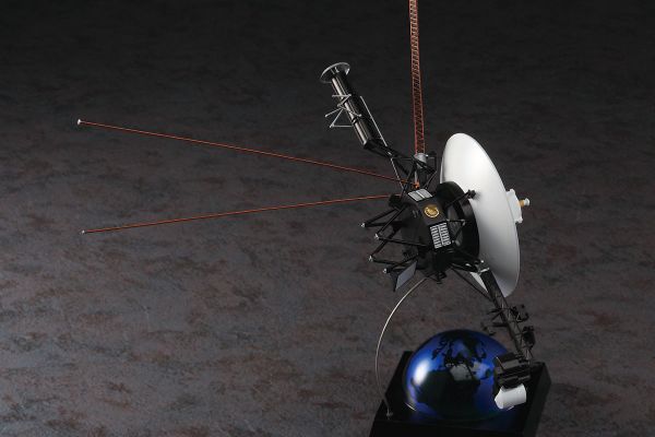 Hasegawa 1:48 Unmanned Space Probe Voyager Model Kit