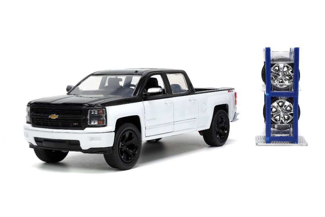 Jada 1/24 Scale \"Just Trucks\" with Rack - 2014 Chevy Silverado