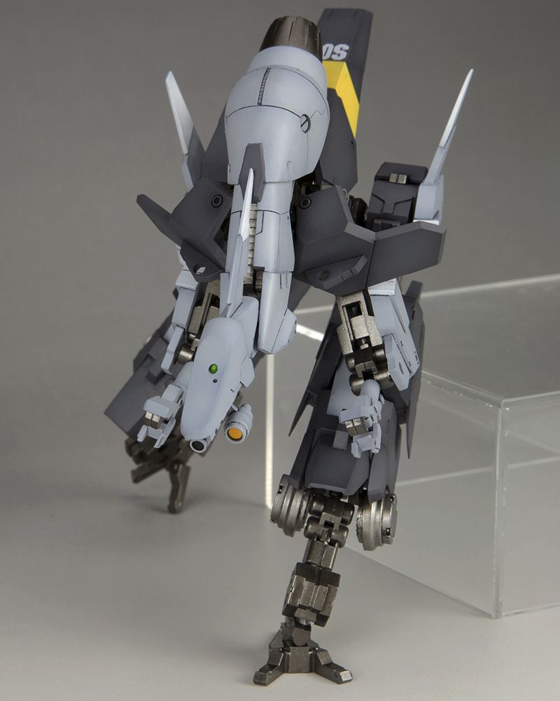 Kotobukiya Frame Arms NSG-25 y Strauss:RE2 Model Kit