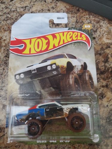 Hot Wheels Olds 442 W-30 - Mud Runners (2022) - Click Image to Close