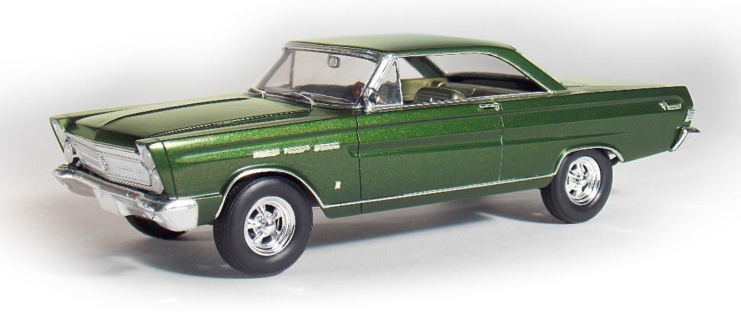 Moebius 1/25 Scale 1965 Mercury Comet Cyclone Model Kit