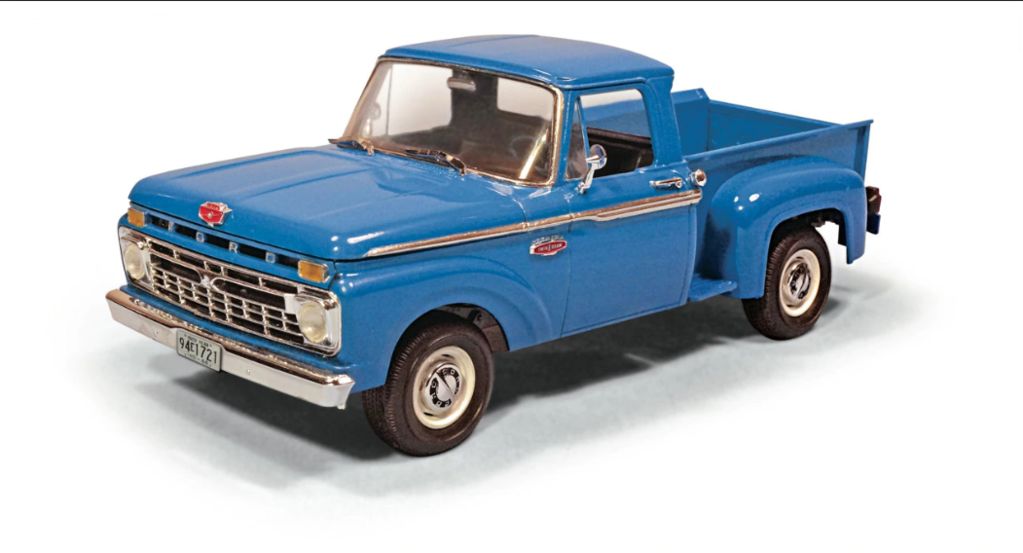 Moebius 1/25 Scale 1966 Ford F-100 Flareside Pickup Model Kit