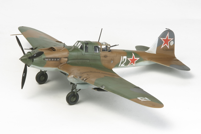 Tamiya 1/72 Scale Ilyshin IL-2 Shturmovik Model Kit