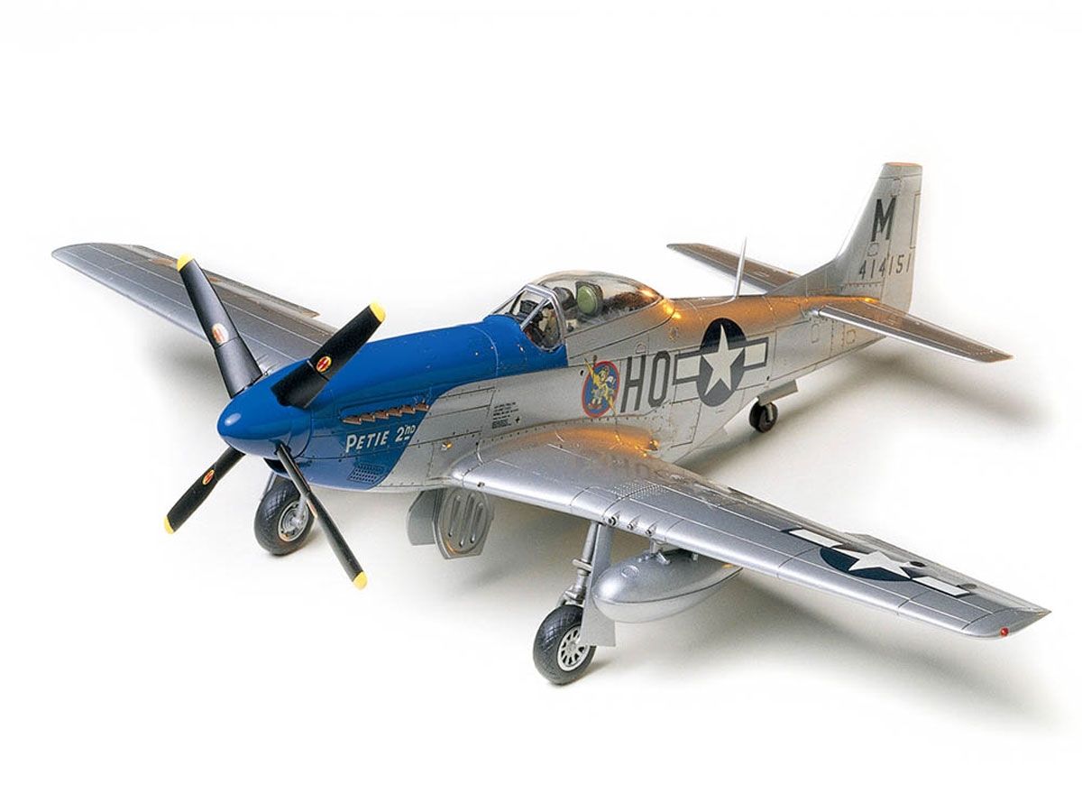 Tamiya 1/48 Scale North American P-51D Mustang 8th AF Model Kit