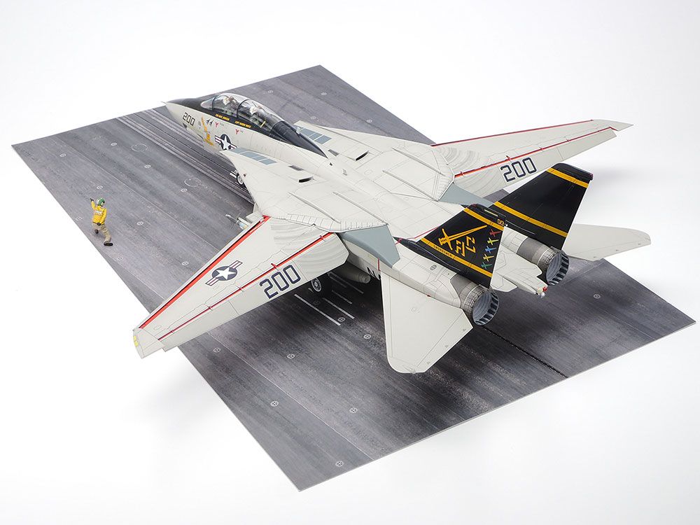 Tamiya 1/48 Scale F-14 (Late) Launch Model Kit