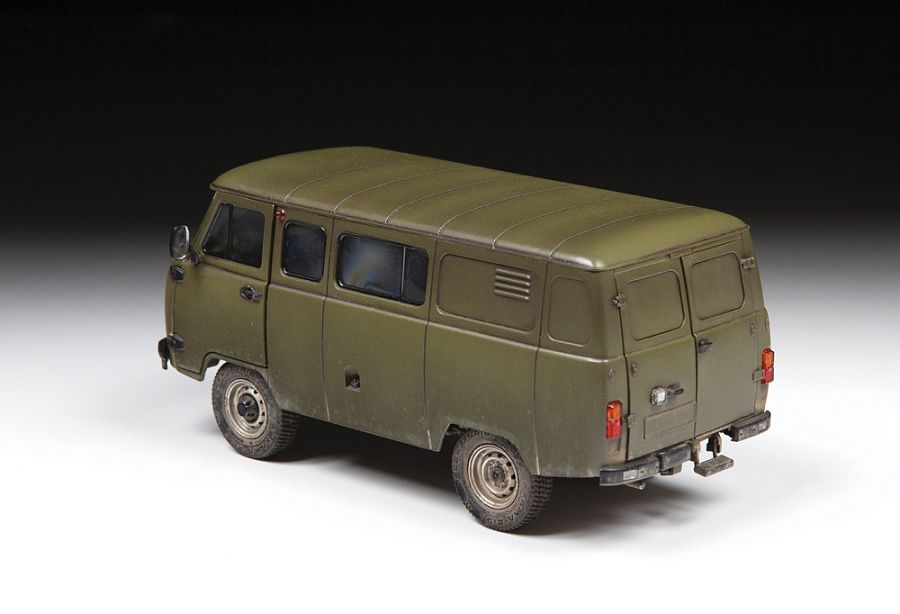 Zvezda 1/35 Scale UAZ 3909 Russian Military Van Model Kit